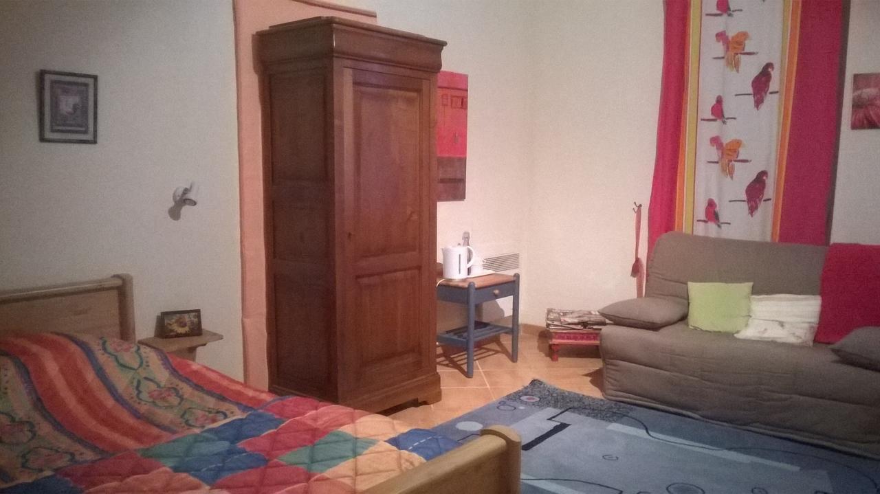 Le Hameau Aux Escargots Bed and Breakfast Bernon Kamer foto
